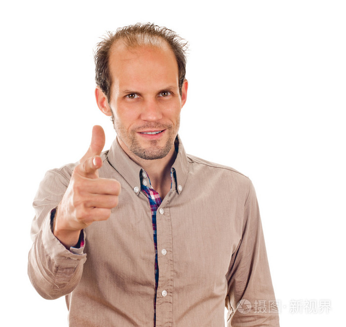 她用手指指着你的人