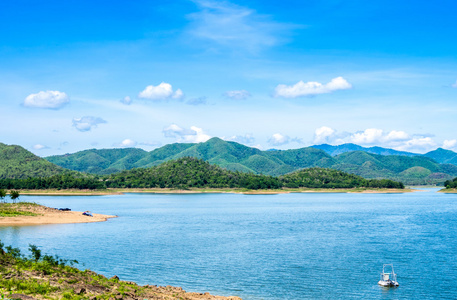 景观山与河图片