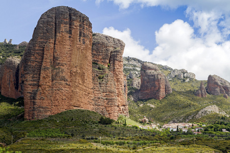 Mallos de Riglos。阿拉贡