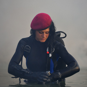 女人潜水员图片