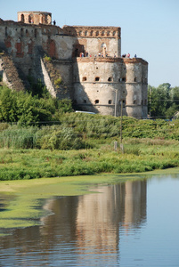 防御墙和塔城堡 Medzhybizh