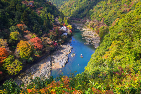 秋天在岚山角度及保津河