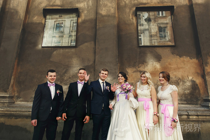 新婚夫妇伴娘和伴郎