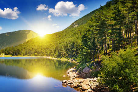 太阳如诗如画图片