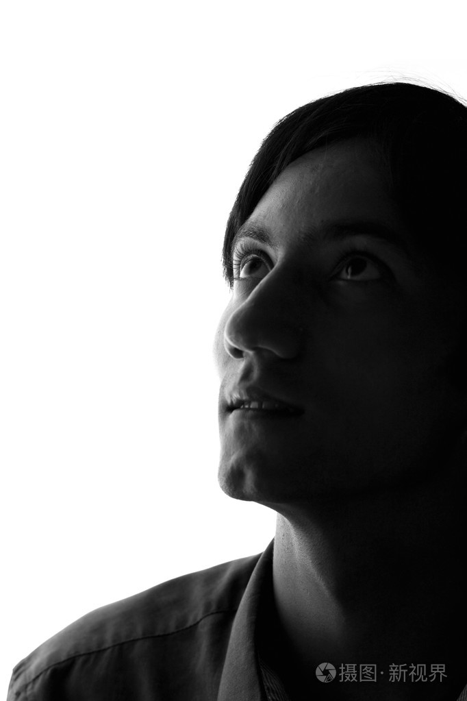 黑白肖像的一个伤心的男人照片-正版商用图片0e5ry4-摄图新视界