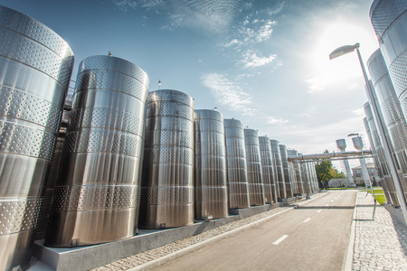 现代酿酒厂照片