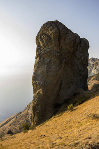 著名的岩层，海湾附近火山卡拉达格山卡拉达格保护区东北部克里米亚，黑海的景观