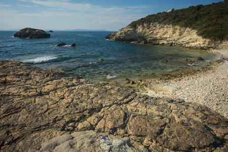 海景 悬崖和 Paxi，希腊海滩