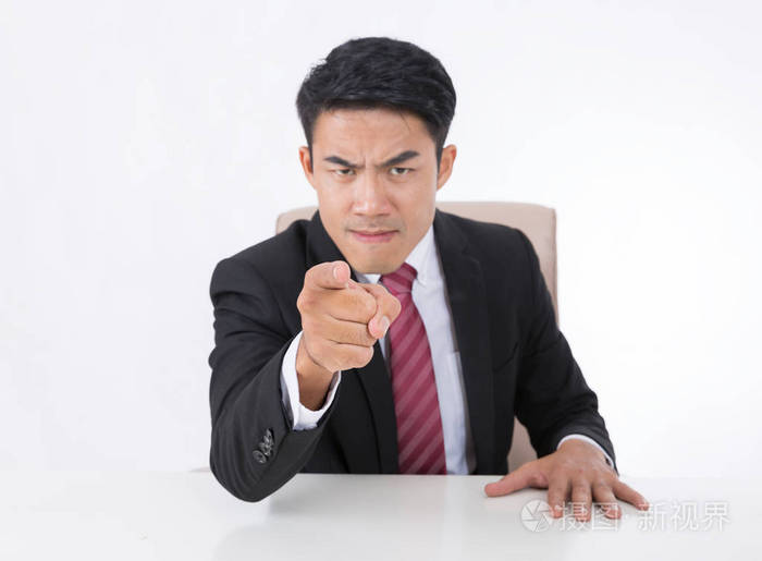 一名商人他的手指指着你的画像