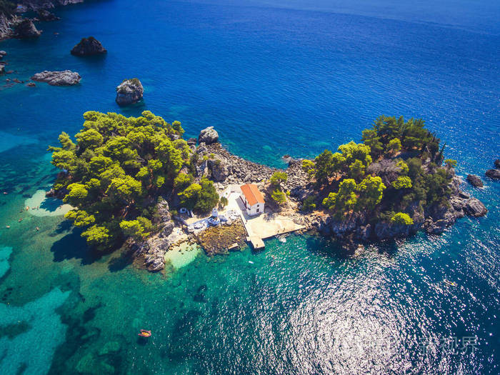 帕尔加帕纳贾岛看到从希腊伊庇鲁斯地区