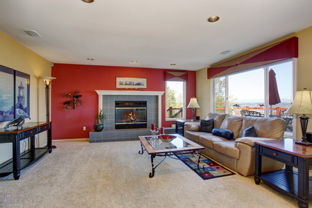 黄色的墙壁和房子图片