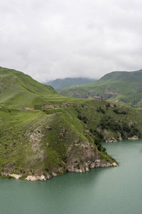 美丽的景色如诗如画湖山峡谷的