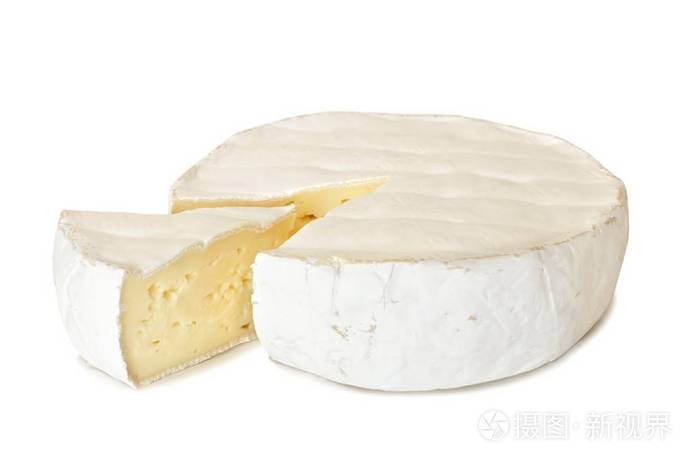法国布里乳酪与切上白色孤立