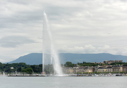 著名的喷泉喷泉在瑞士日内瓦
