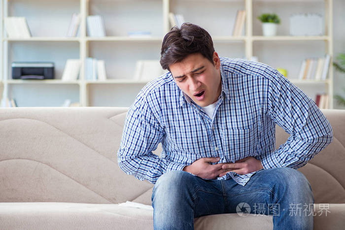 遭受痛苦在家里的人