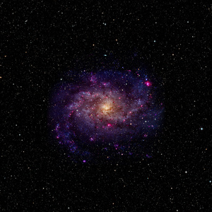 查看图像的银河系统隔离此图像由美国国家航空航天局提供的元素