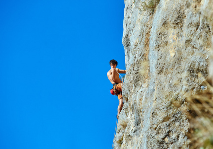 摇滚男登山者