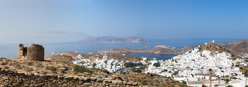 乔拉斯镇，鸟瞰 Ios 爱琴海希腊岛，基克拉迪群岛