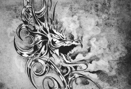 装饰的中世纪龙照片