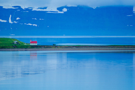 农村和沿 Seydisfjordur 峡湾景观