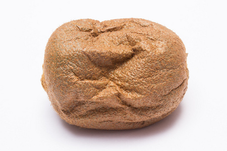 白色背景上的被宠坏了的猕猴桃照片