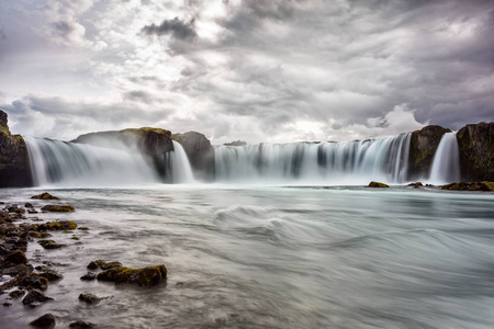 在冰岛 godafoss 瀑布