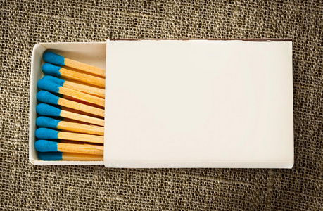 空盒火柴白盒子里的红火柴盒火柴火柴盒火焰关于指已提到的人比赛燃烧