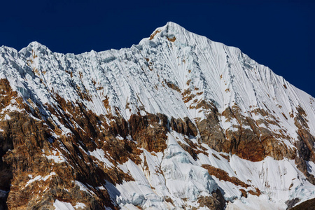 美丽的山川风景在科迪勒拉瓦