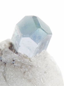 蓝色的海蓝宝石晶体