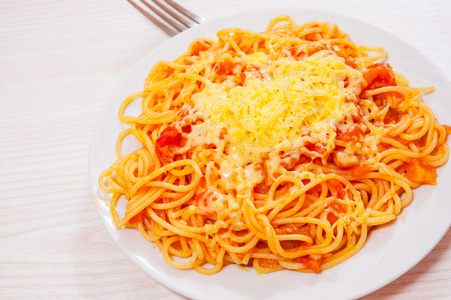 意大利面配番茄酱和奶酪图片