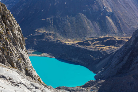 美丽的山川风景在科迪勒拉瓦