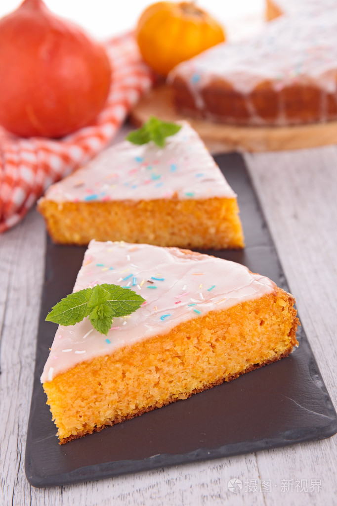 新鲜的胡萝卜蛋糕