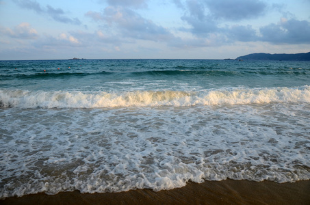 南中国海上海滩，海南三亚市亚龙湾，2011 年 5 月