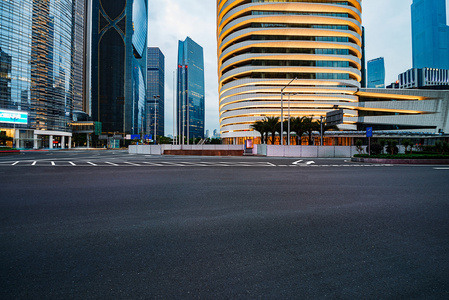 在深圳，中国城市的道路