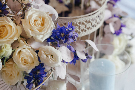 婚礼桌上的鲜花