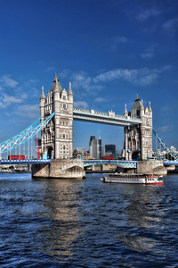 在伦敦，英格兰，英国著名的伦敦塔桥