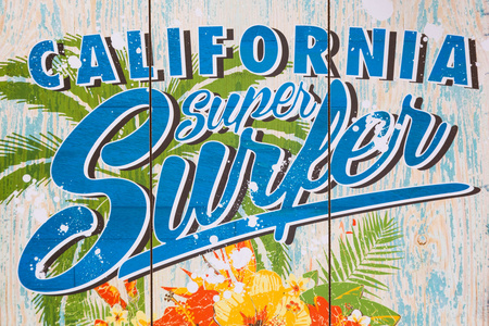 加州超级冲浪者在墙上打印