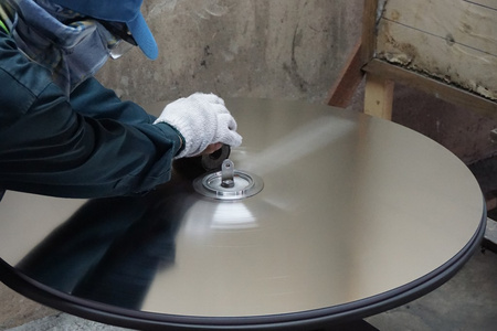 抛光金属磁盘照片