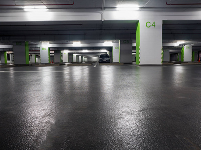 黑暗的停车场图片