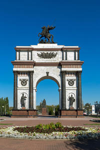 库尔斯克纪念复杂战役中的凯旋门。 俄罗斯
