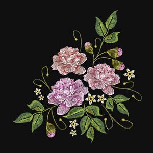 古典刺绣粉红色牡丹在黑色背景, 模板时尚服装, t恤设计照片