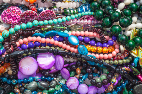 金属珠宝首饰图片