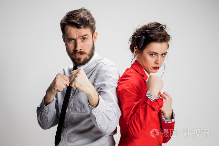 激进的业务男人和女人