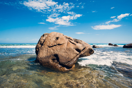 石头在沙滩上