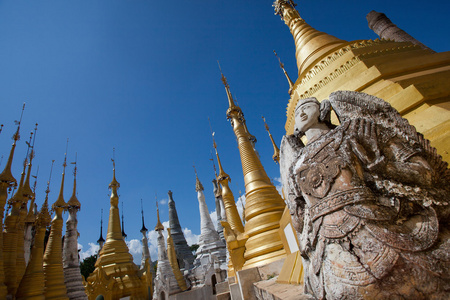 在缅甸寺庙复杂客栈邓恩图片