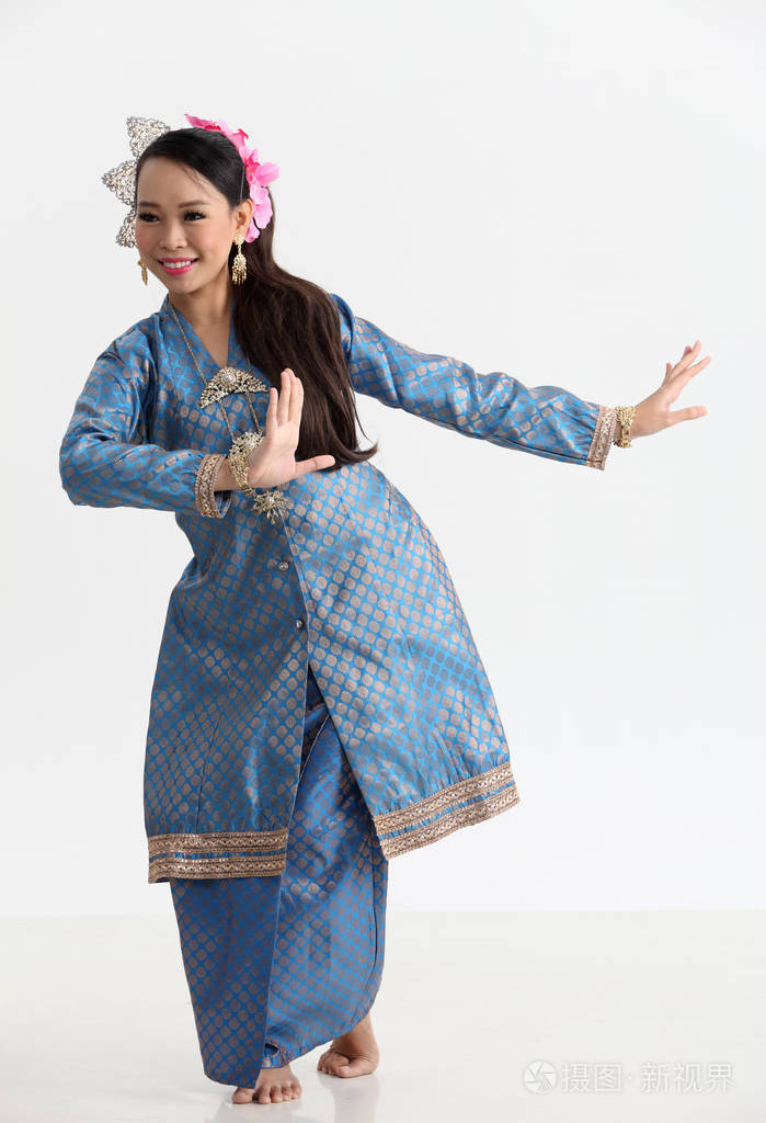 传统服装舞蹈中的马来女人