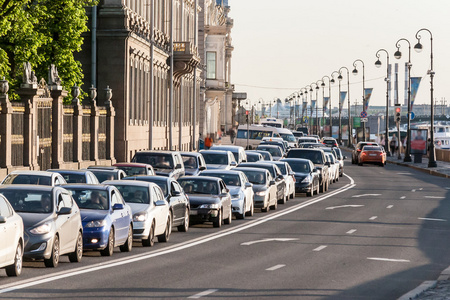 交通拥堵城市道路圣彼得斯堡图片