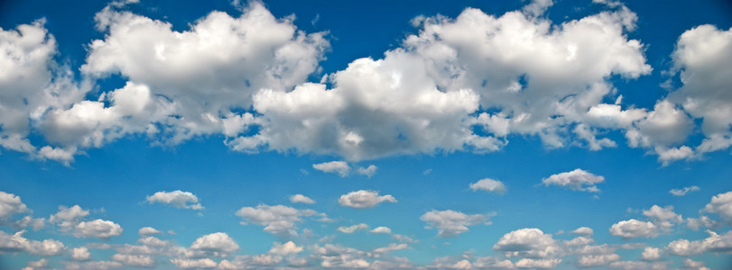 蓝天白云全景蓝天白云的全景照片
