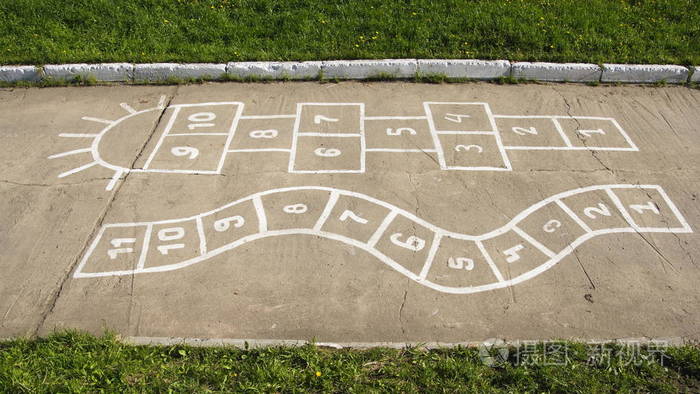 儿童街与手绘的粉笔上要跳方块手机游戏