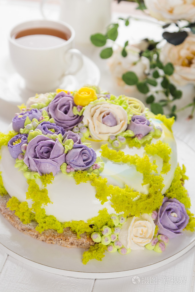 彩色奶油裱花蛋糕